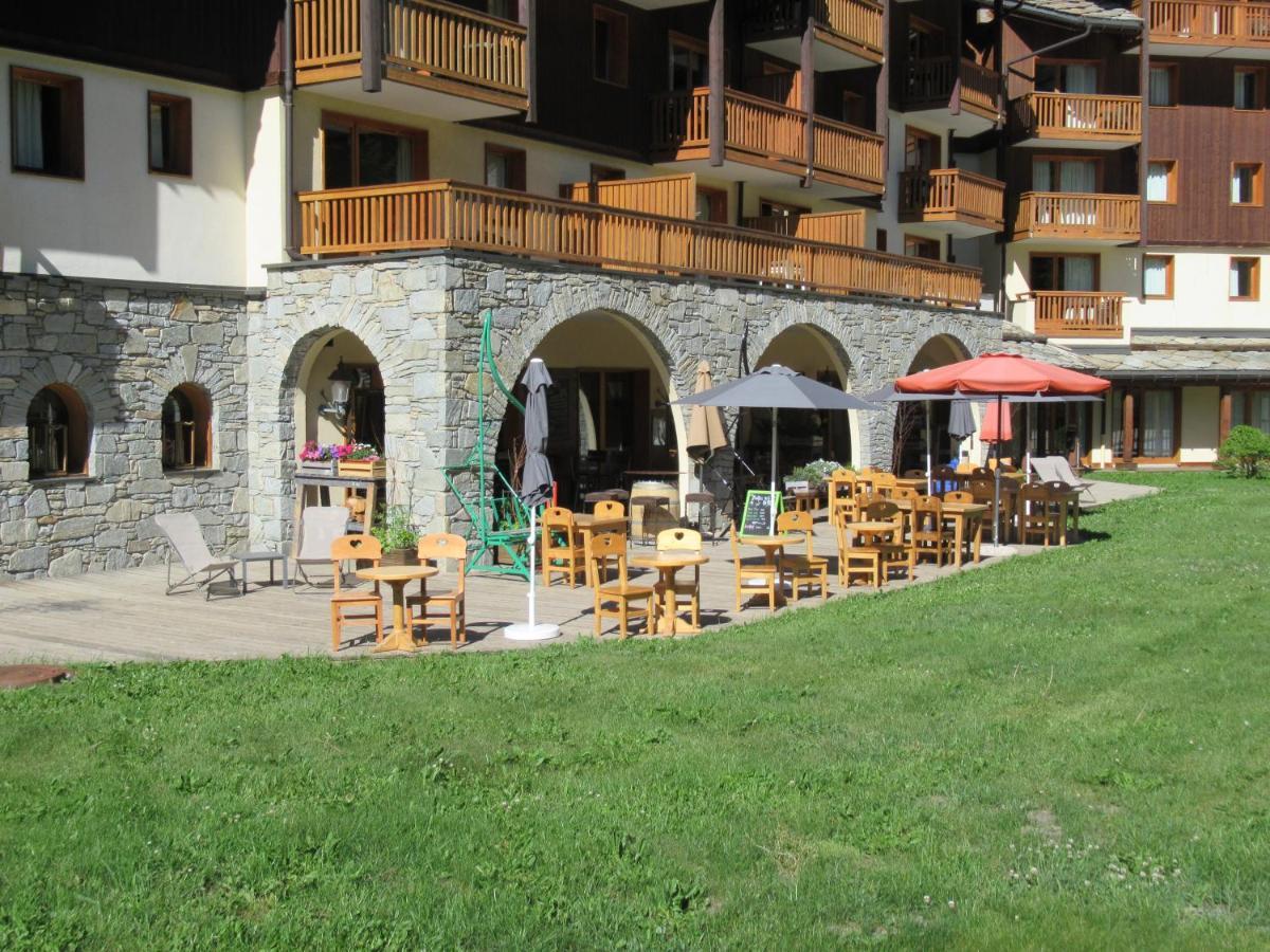 Résidence Les Alpages 4 étoiles - Appartement 4 personnes - Piscine, Hammam, Sauna, Jacuzzi - ValCenis 73480 Lanslebourg-Mont-Cenis Exterior foto