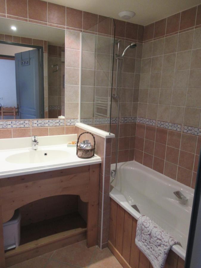 Résidence Les Alpages 4 étoiles - Appartement 4 personnes - Piscine, Hammam, Sauna, Jacuzzi - ValCenis 73480 Lanslebourg-Mont-Cenis Exterior foto