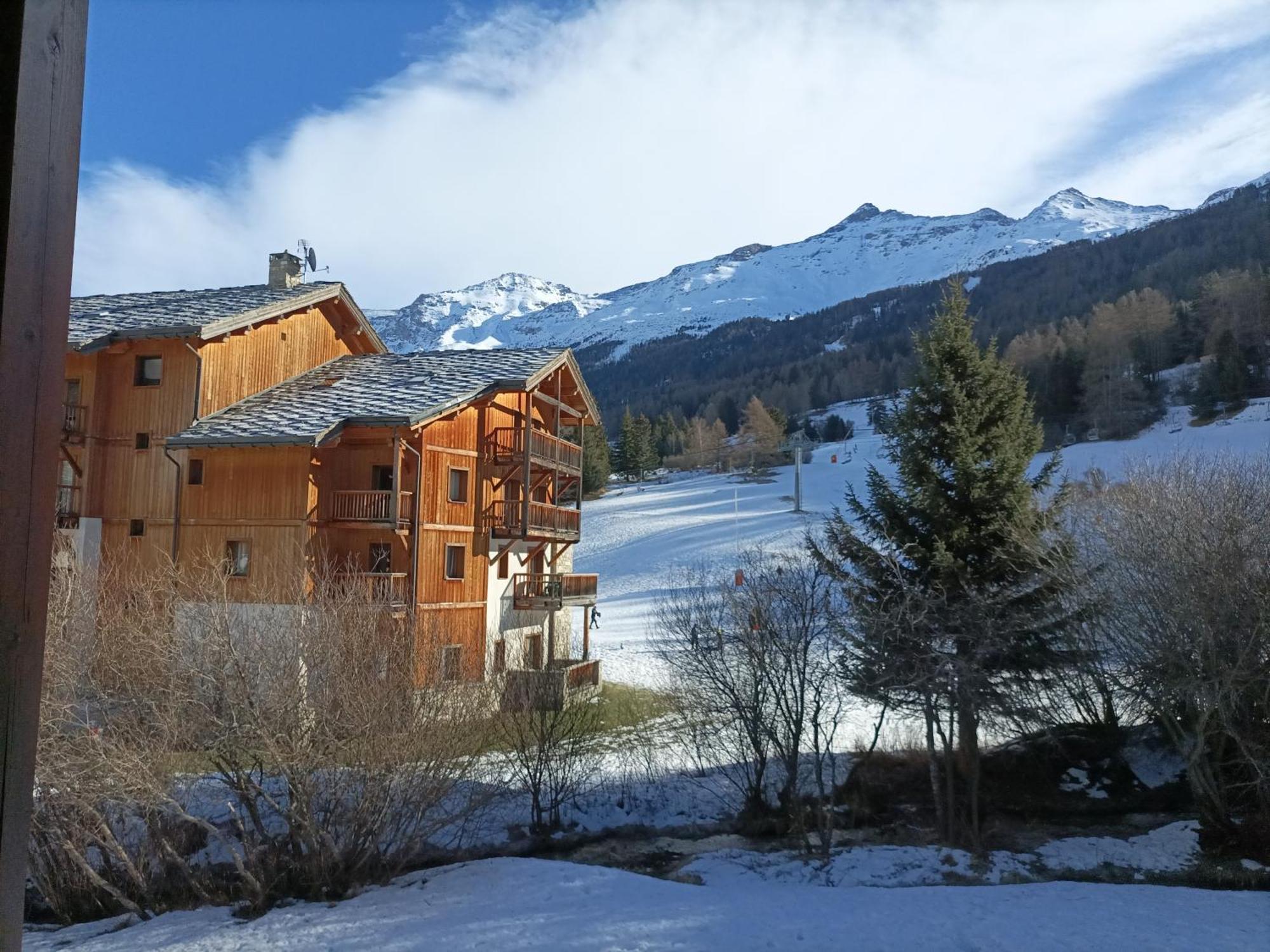 Résidence Les Alpages 4 étoiles - Appartement 4 personnes - Piscine, Hammam, Sauna, Jacuzzi - ValCenis 73480 Lanslebourg-Mont-Cenis Exterior foto